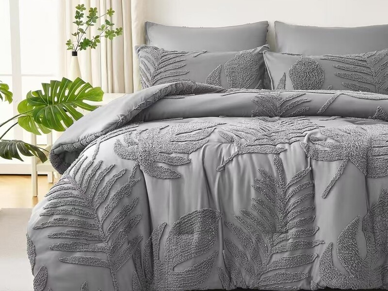Cotton-Feel Jacquard Bedding Set with Plush Leaf Embroidery